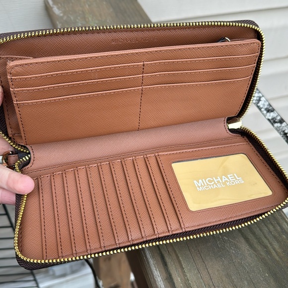 Michael Kors Emilia satchel and Wallet Set-nwt - Picture 16 of 17